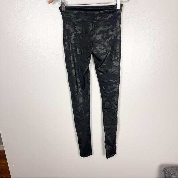 Spanx Camo Leggings Women’s Activewear Pants size S Black - Picture 3 of 7